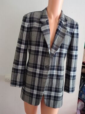 Relaxed Plaid Wool Blend Blazer  by Jones New York 6